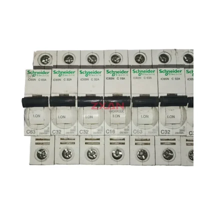 Schneider IC65N C 32A A9F18232