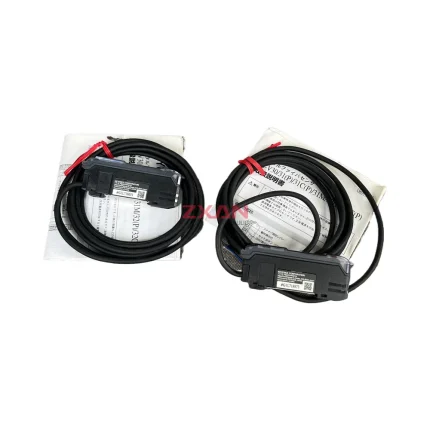 Keyence FS-V33 Digital Fiber Unit / Fiber Optic Sensor Amplifier