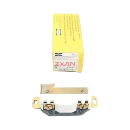 Hubbell HBL2740 Twist-Lock Receptacle